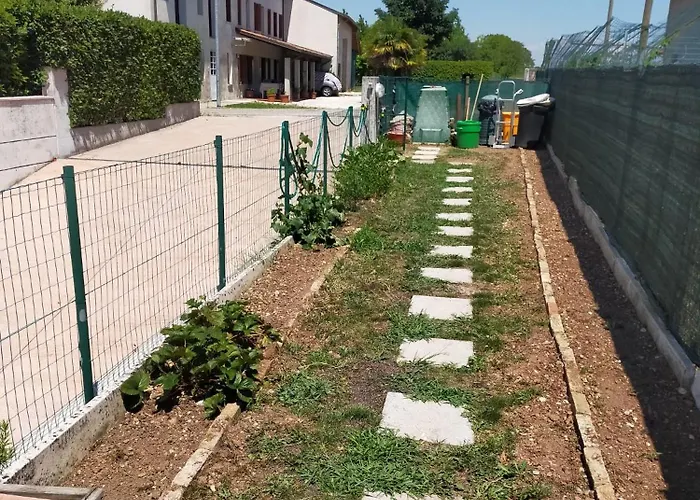 Mini Con Giardino Vendégház